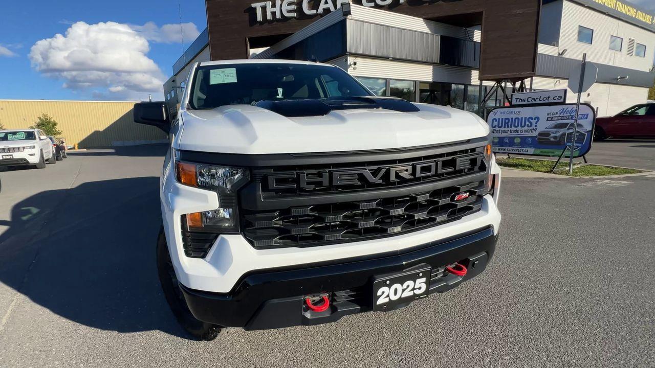 2025 Chevrolet Silverado 1500 Custom Trail Boss 4x4, 6 PASSENGER, REMOTE START, SIRIUS XM, CRUISE CONTROL, BACK UP CAM!!! Photo