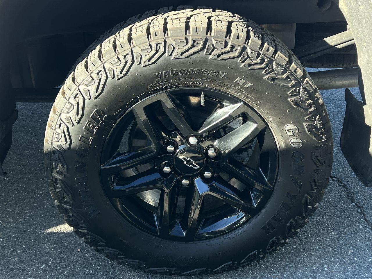 2025 Chevrolet Silverado 1500 Custom Trail Boss 4x4, 6 PASSENGER, REMOTE START, SIRIUS XM, CRUISE CONTROL, BACK UP CAM!!! Photo