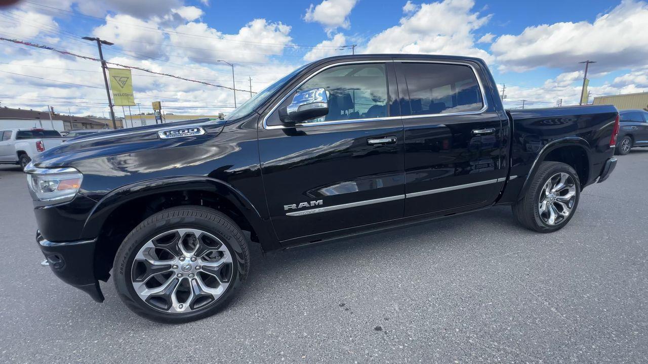2022 RAM 1500 Limited 4x4, REMOTE START, HEATED/COOLED FRONT SEATS, MOONROOF, SIRIUS XM, CRUISE CONTROL, NAV, BACK UP CAM! Photo