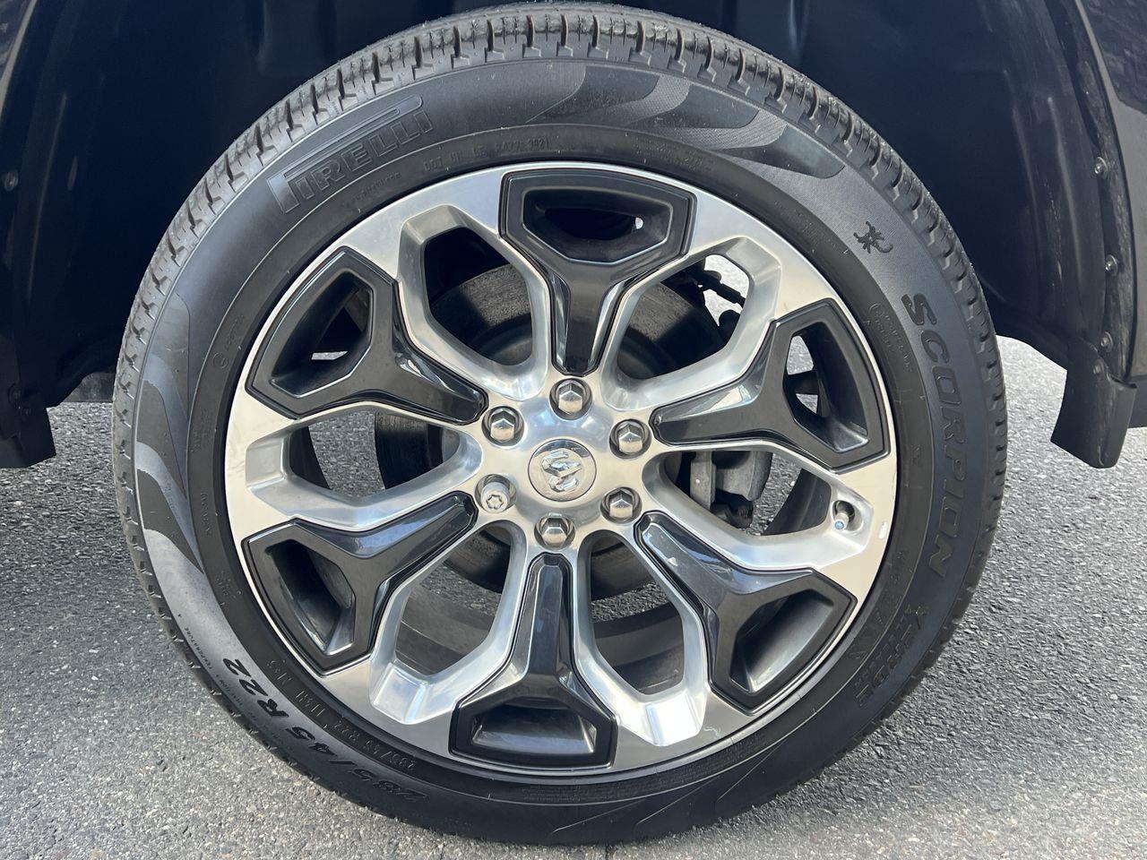 2022 RAM 1500 Limited 4x4, REMOTE START, HEATED/COOLED FRONT SEATS, MOONROOF, SIRIUS XM, CRUISE CONTROL, NAV, BACK UP CAM! Photo
