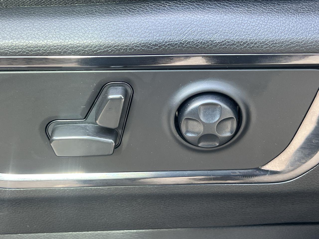 2022 RAM 1500 Limited 4x4, REMOTE START, HEATED/COOLED FRONT SEATS, MOONROOF, SIRIUS XM, CRUISE CONTROL, NAV, BACK UP CAM! Photo