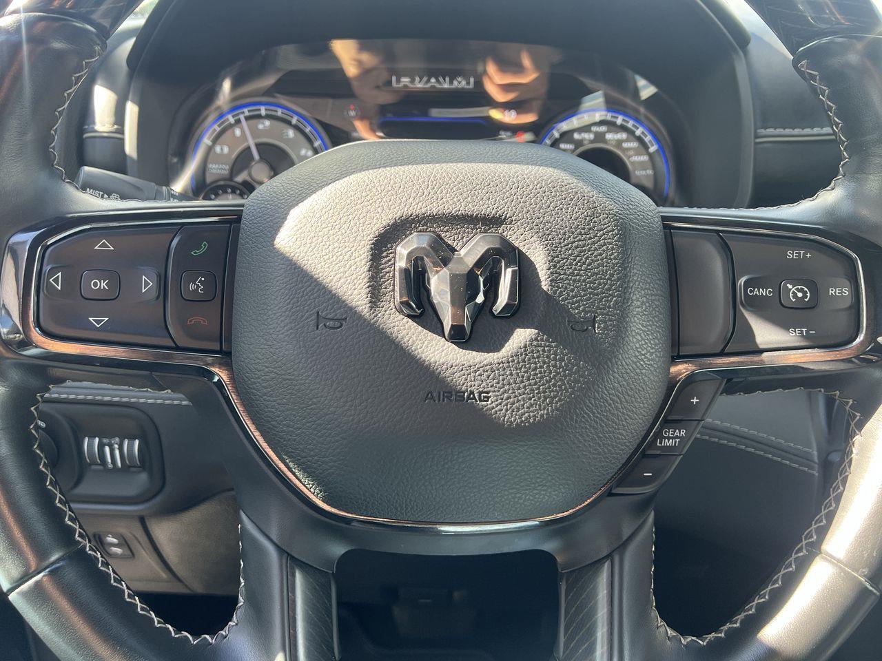 2022 RAM 1500 Limited 4x4, REMOTE START, HEATED/COOLED FRONT SEATS, MOONROOF, SIRIUS XM, CRUISE CONTROL, NAV, BACK UP CAM! Photo