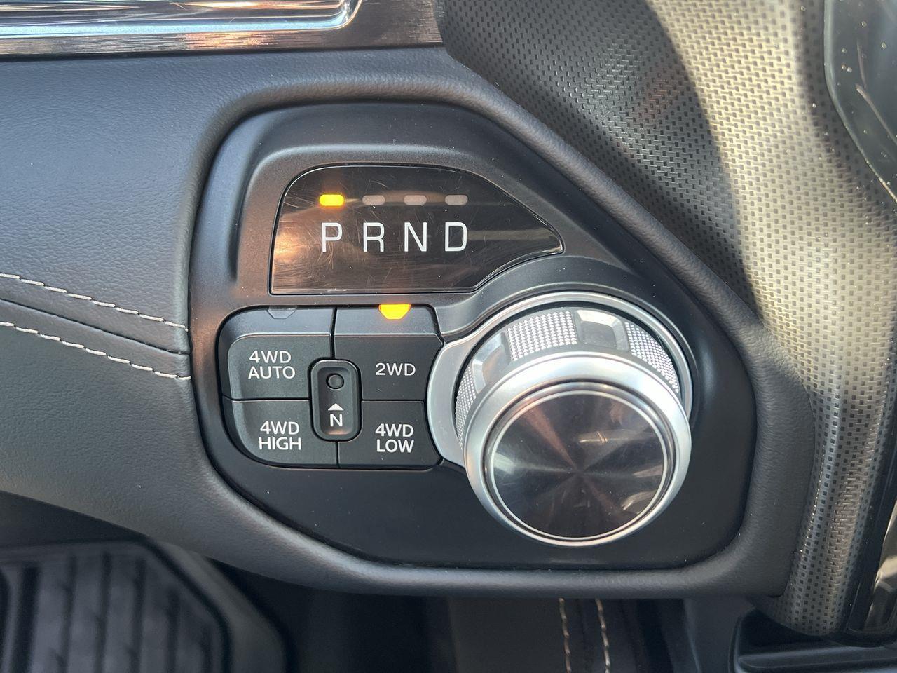 2022 RAM 1500 Limited 4x4, REMOTE START, HEATED/COOLED FRONT SEATS, MOONROOF, SIRIUS XM, CRUISE CONTROL, NAV, BACK UP CAM! Photo