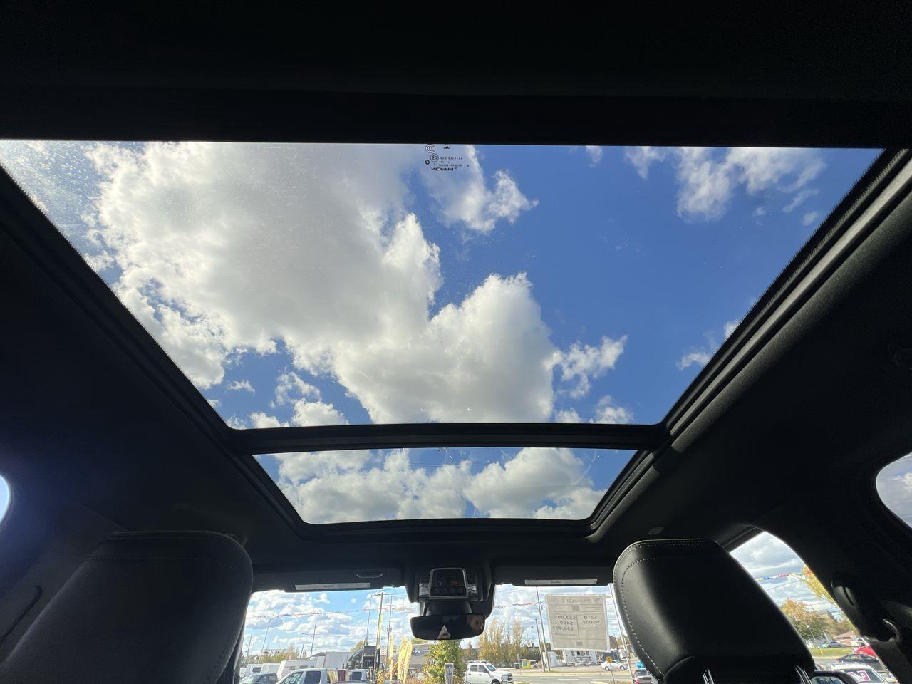 2022 RAM 1500 Limited 4x4, REMOTE START, HEATED/COOLED FRONT SEATS, MOONROOF, SIRIUS XM, CRUISE CONTROL, NAV, BACK UP CAM! Photo