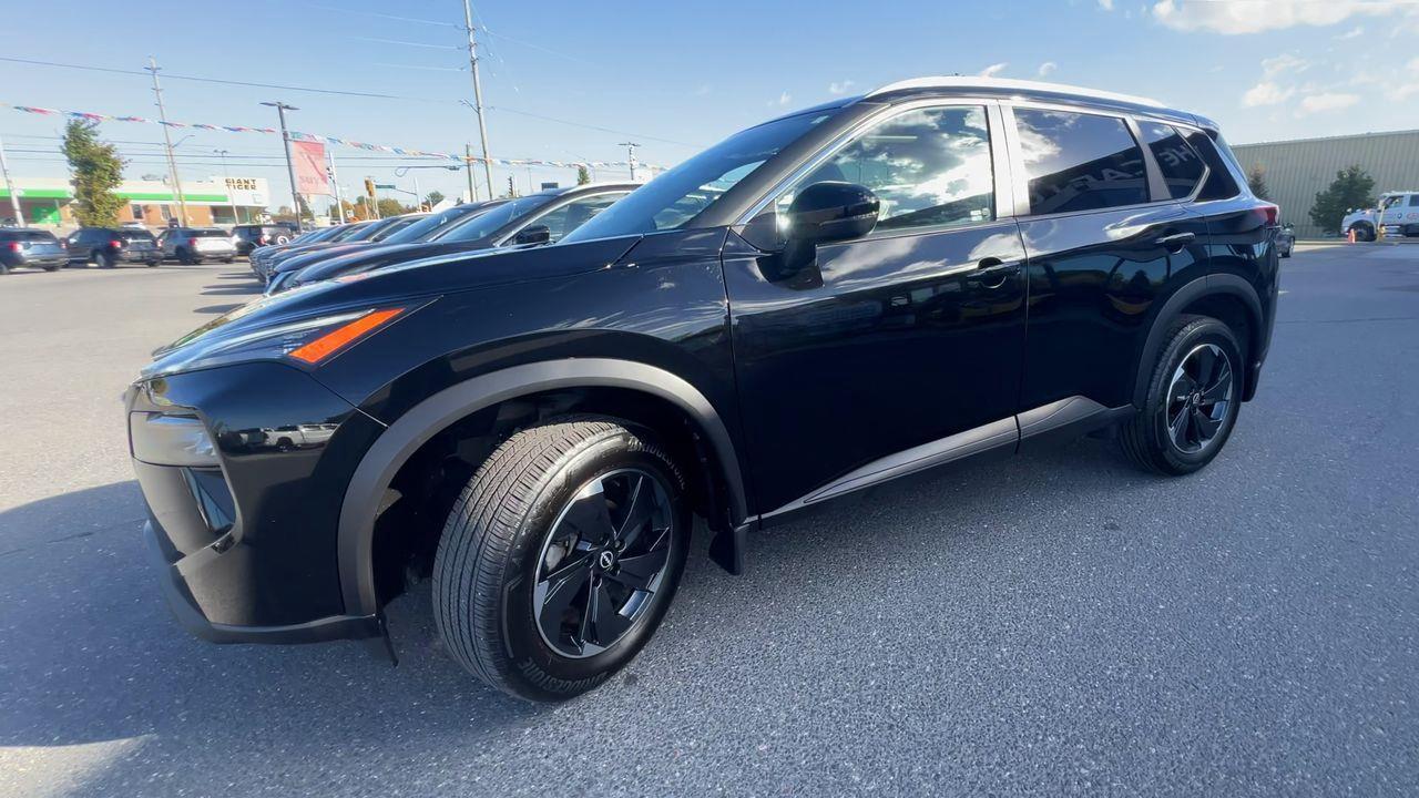 2024 Nissan Rogue SV Moonroof AWD, HEATED FRONT SEATS, REMOTE START, BLIND SPOT SENSOR, REVERSE CAMERA, CRUISE CONTROL, SIRIUS XM! Photo