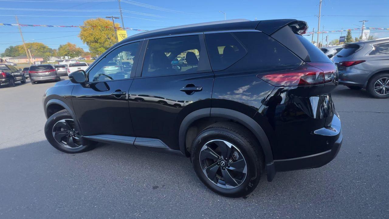 2024 Nissan Rogue SV Moonroof AWD, HEATED FRONT SEATS, REMOTE START, BLIND SPOT SENSOR, REVERSE CAMERA, CRUISE CONTROL, SIRIUS XM! Photo