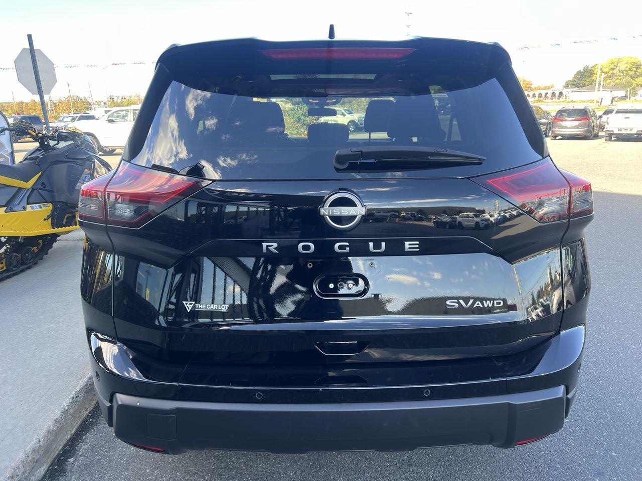 2024 Nissan Rogue SV Moonroof AWD, HEATED FRONT SEATS, REMOTE START, BLIND SPOT SENSOR, REVERSE CAMERA, CRUISE CONTROL, SIRIUS XM! Photo