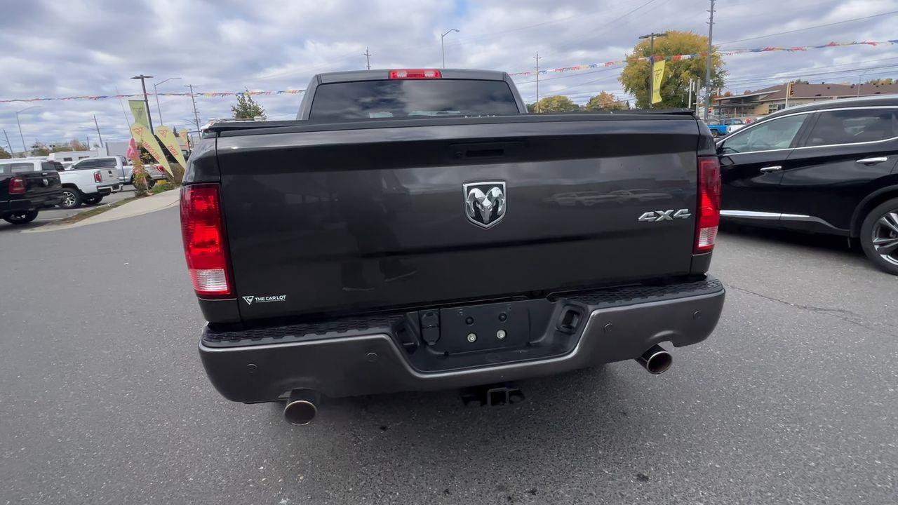 2022 RAM 1500 Classic Tradesman 4x4, HEATED FRONT SEATS, SIRIUS XM, CRUISE CONTROL, BACK UP CAM!! Photo