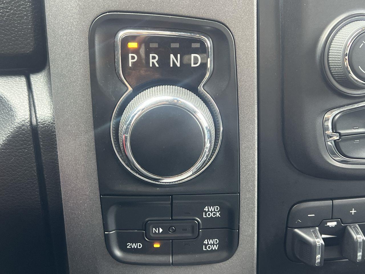 2022 RAM 1500 Classic Tradesman 4x4, HEATED FRONT SEATS, SIRIUS XM, CRUISE CONTROL, BACK UP CAM!! Photo