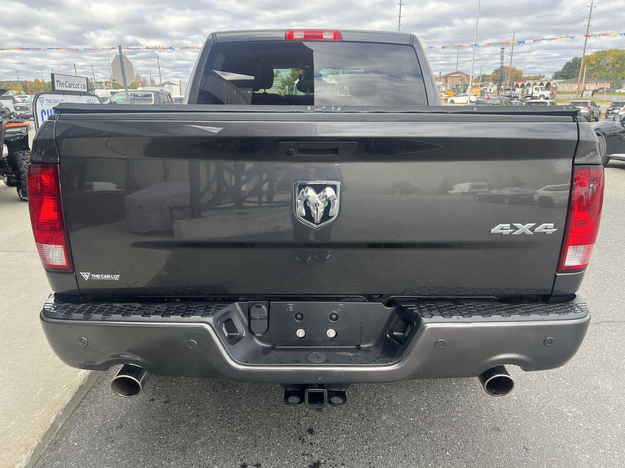 2022 RAM 1500 Classic Tradesman 4x4, HEATED FRONT SEATS, SIRIUS XM, CRUISE CONTROL, BACK UP CAM!! Photo