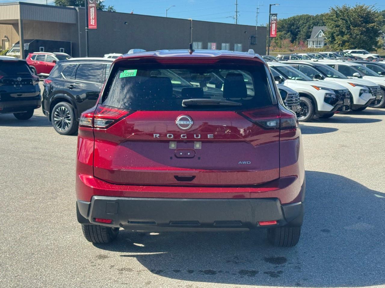 2026 Nissan Rogue AWD SV Moonroof Photo4