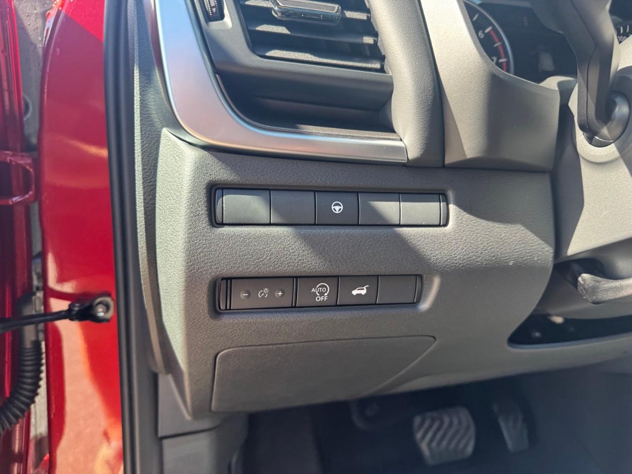 2026 Nissan Rogue AWD SV Moonroof Photo