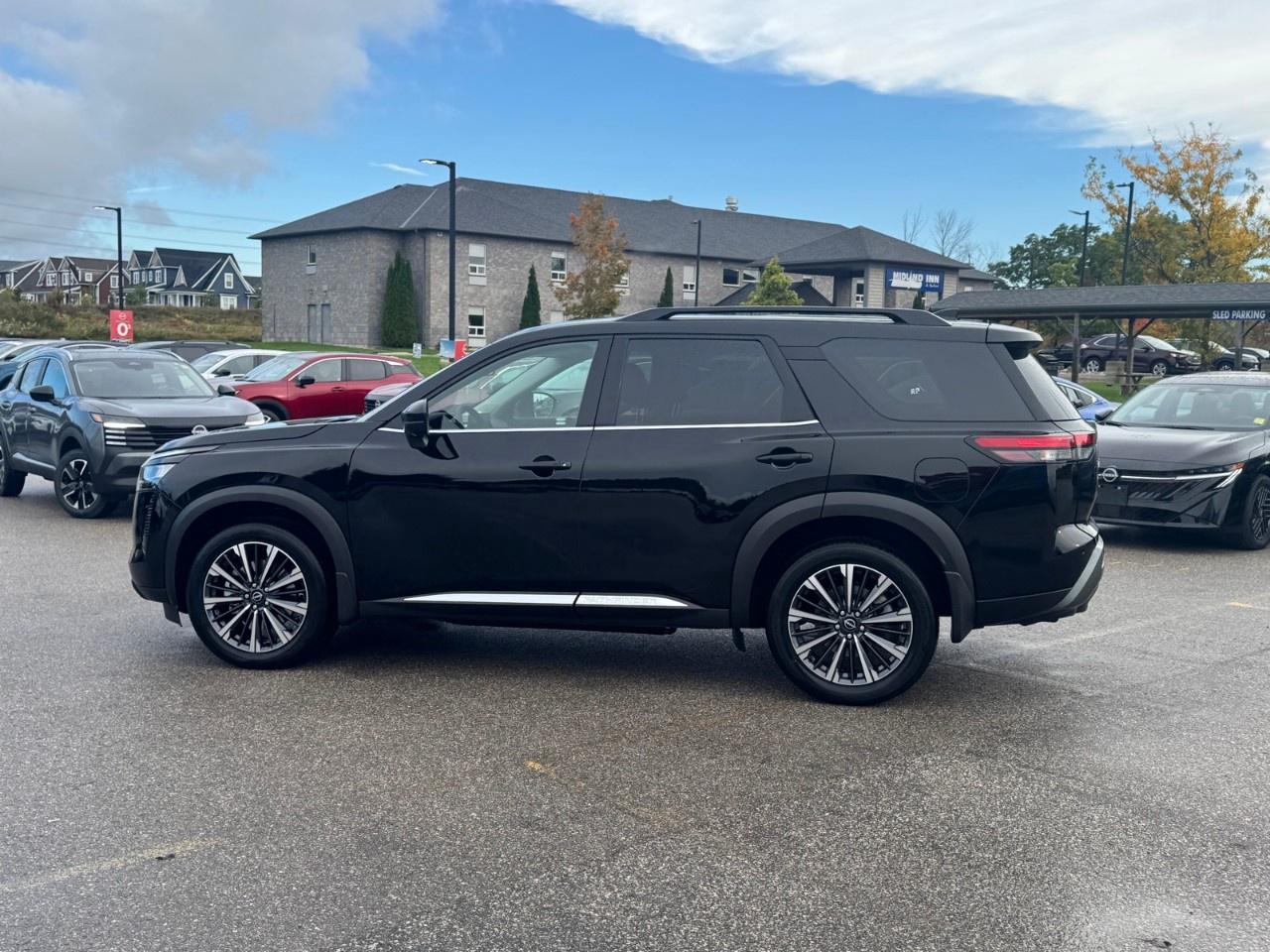 2026 Nissan Pathfinder Platinum 4WD Photo