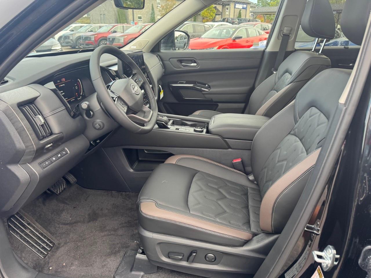 2026 Nissan Pathfinder Platinum 4WD Photo