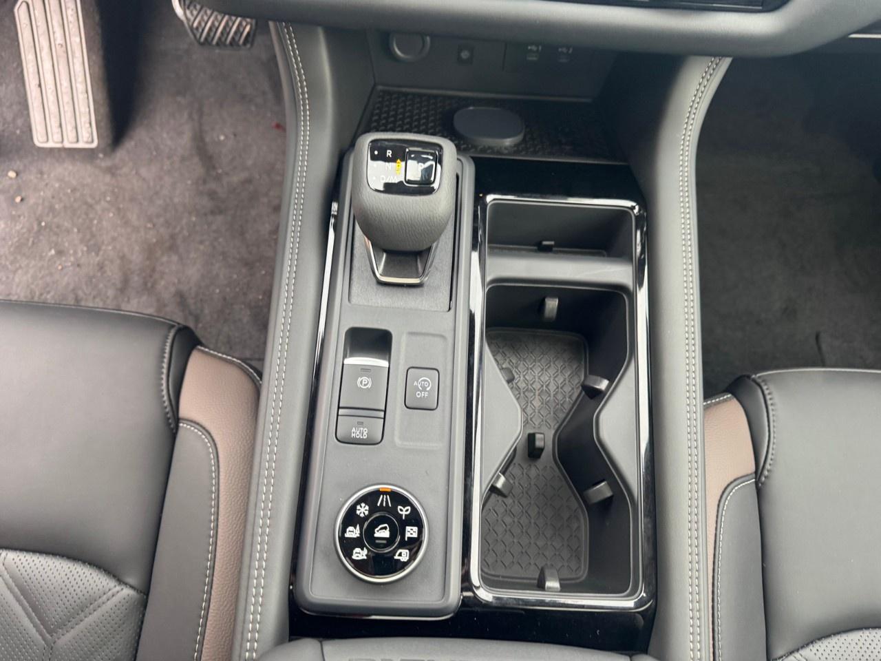 2026 Nissan Pathfinder Platinum 4WD Photo