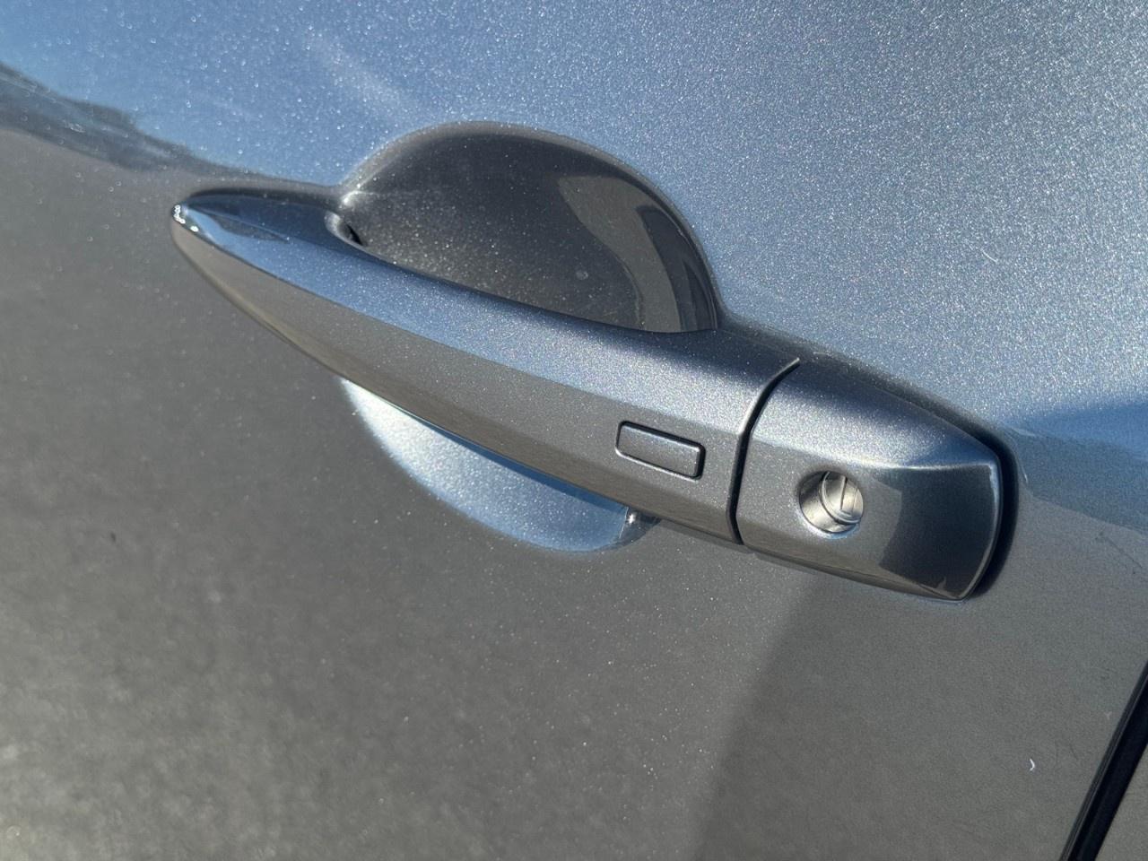 2026 Nissan Rogue AWD SV Dark Armor Photo
