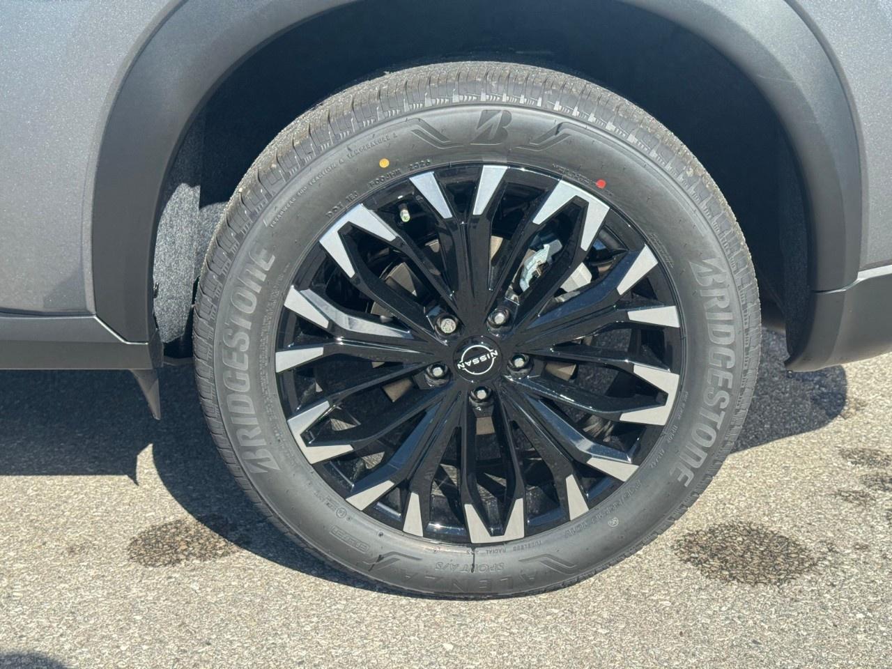 2026 Nissan Rogue AWD SV Dark Armor Photo