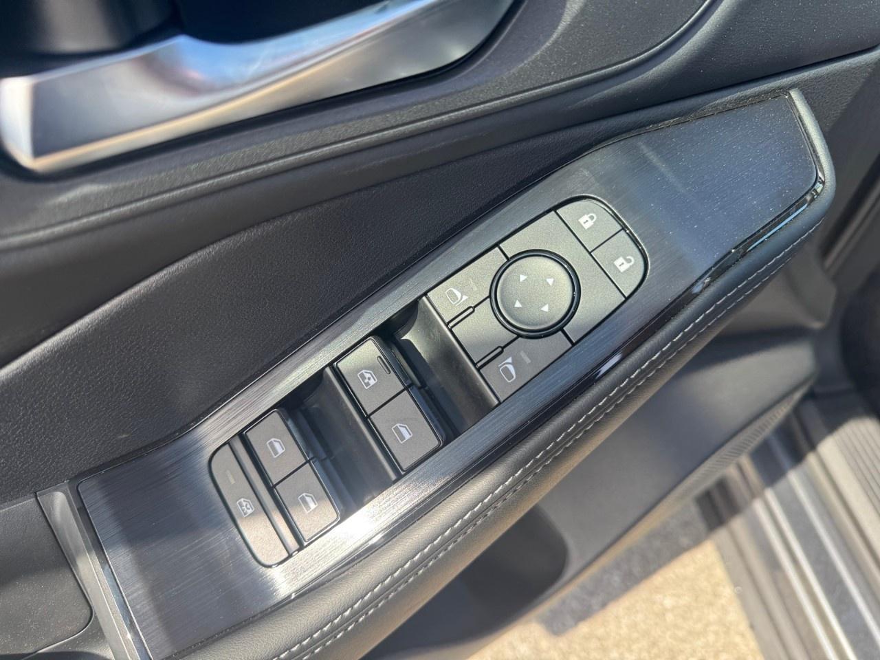 2026 Nissan Rogue AWD SV Dark Armor Photo