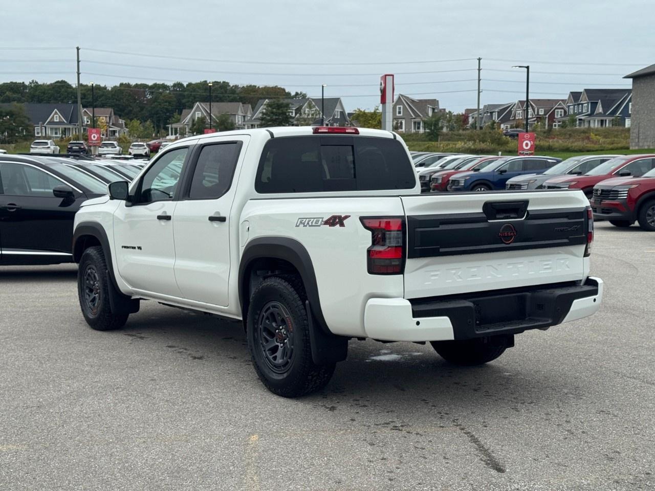 2027 Nissan Frontier Crew Cab 4x4 PRO-4X Luxury Photo