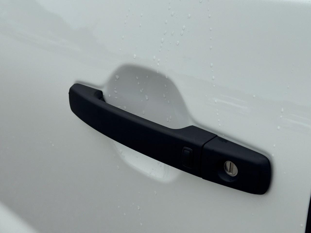 2027 Nissan Frontier Crew Cab 4x4 PRO-4X Luxury Photo