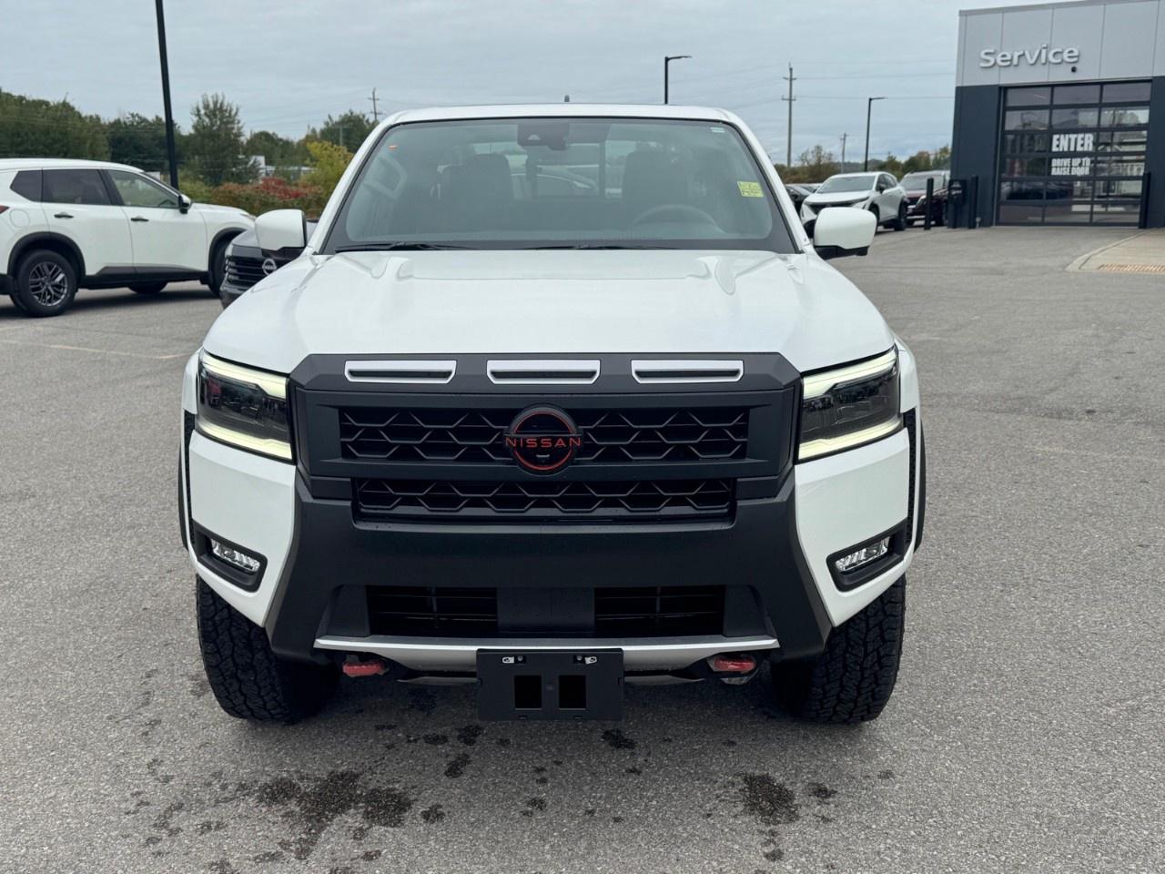 2027 Nissan Frontier Crew Cab 4x4 PRO-4X Luxury Photo