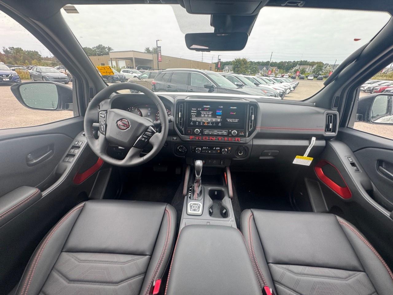 2027 Nissan Frontier Crew Cab 4x4 PRO-4X Luxury Photo