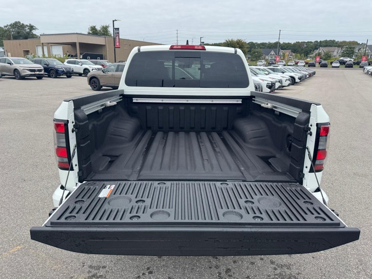 2027 Nissan Frontier Crew Cab 4x4 PRO-4X Luxury Photo