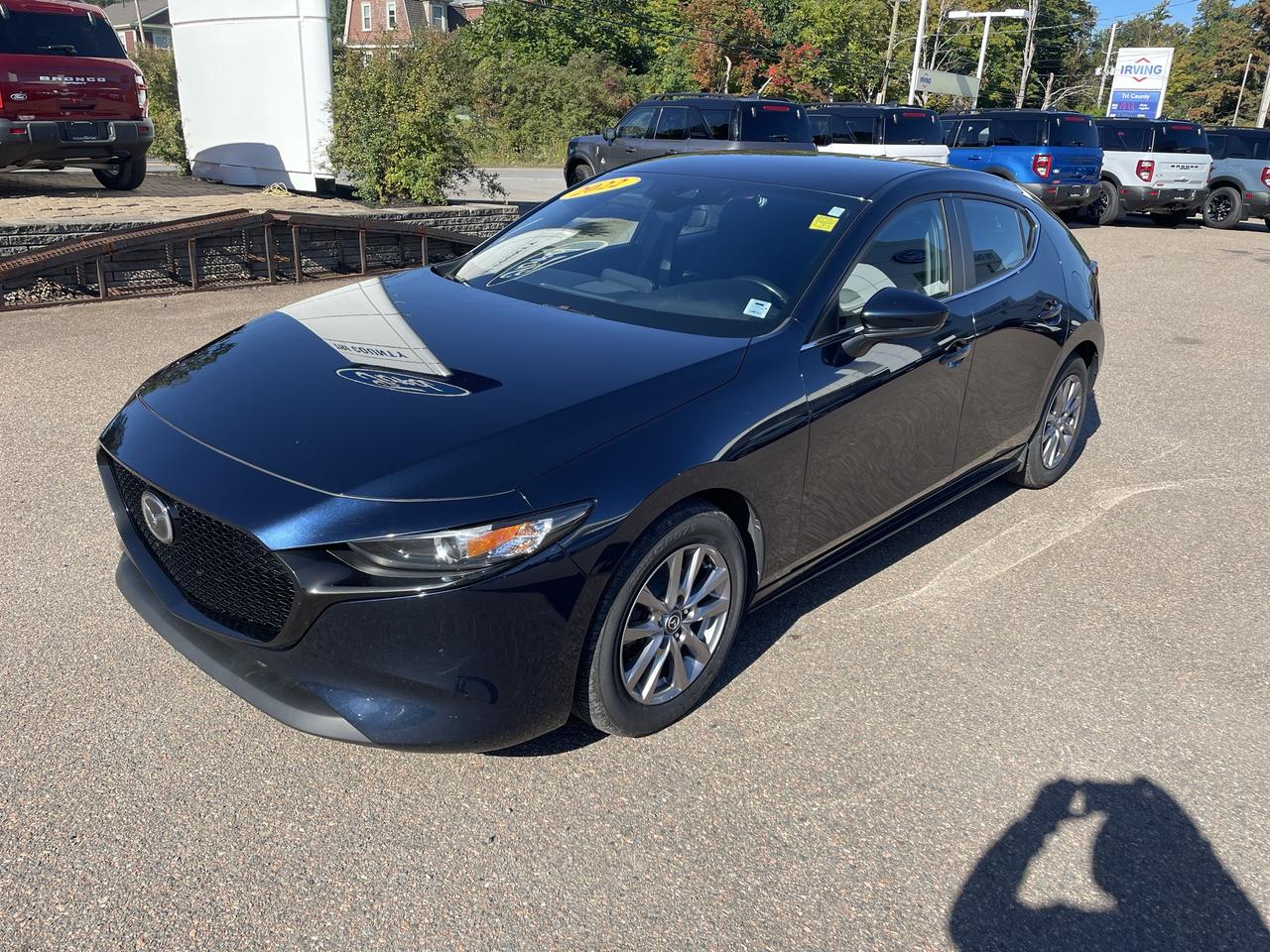 2022 Mazda MAZDA3 Sport GS Photo2