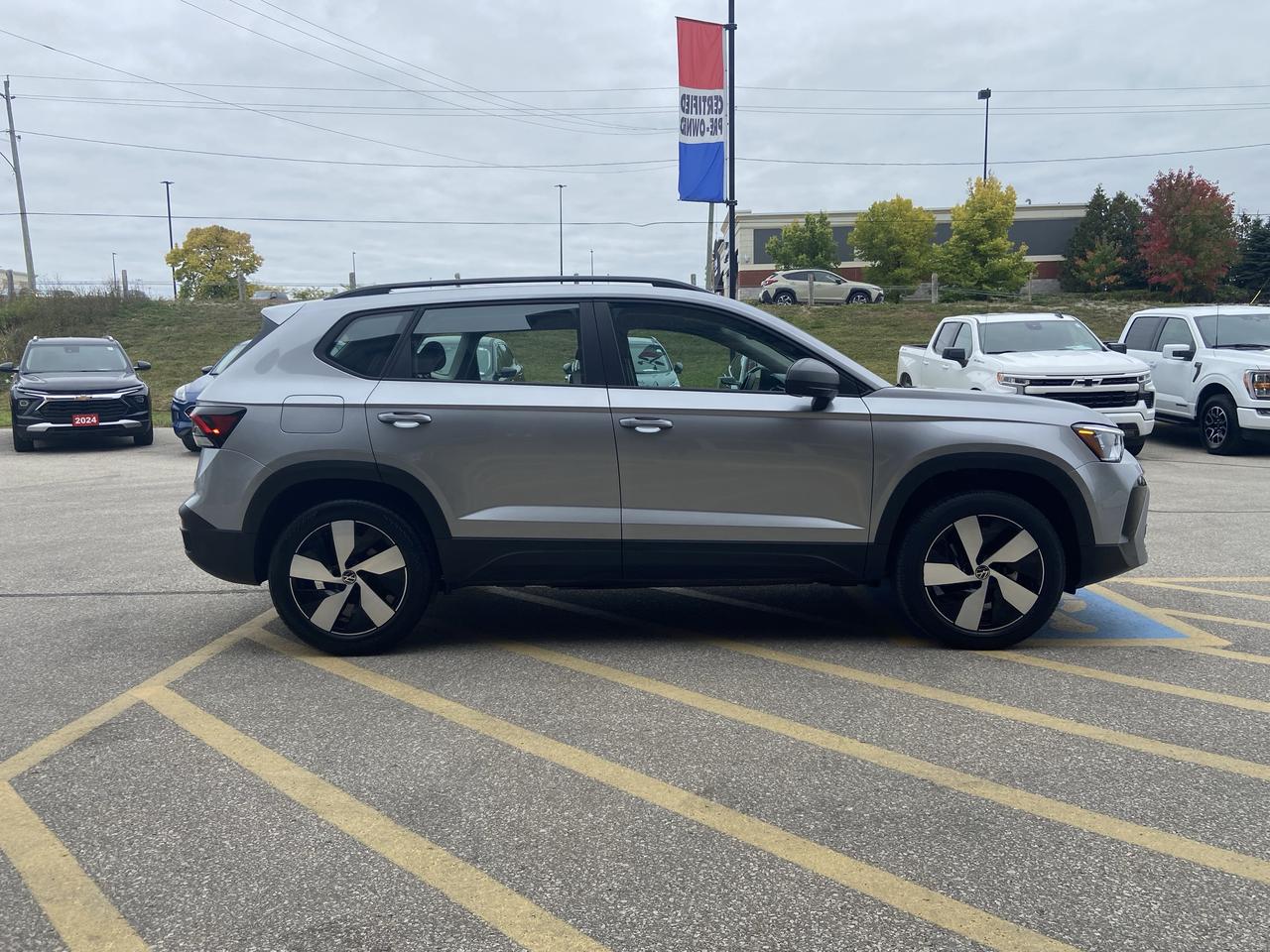 2026 Volkswagen Taos Trendline Photo3