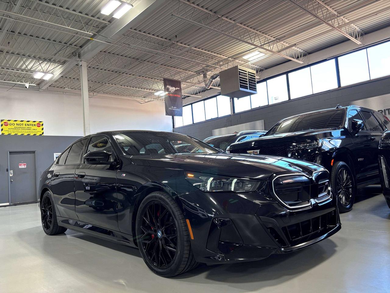 2025 BMW i5 M60 xDrive|ARVIEW|HUD|NAV|CARBON|3DCAM|BOWERSAUDIO - Photo #1