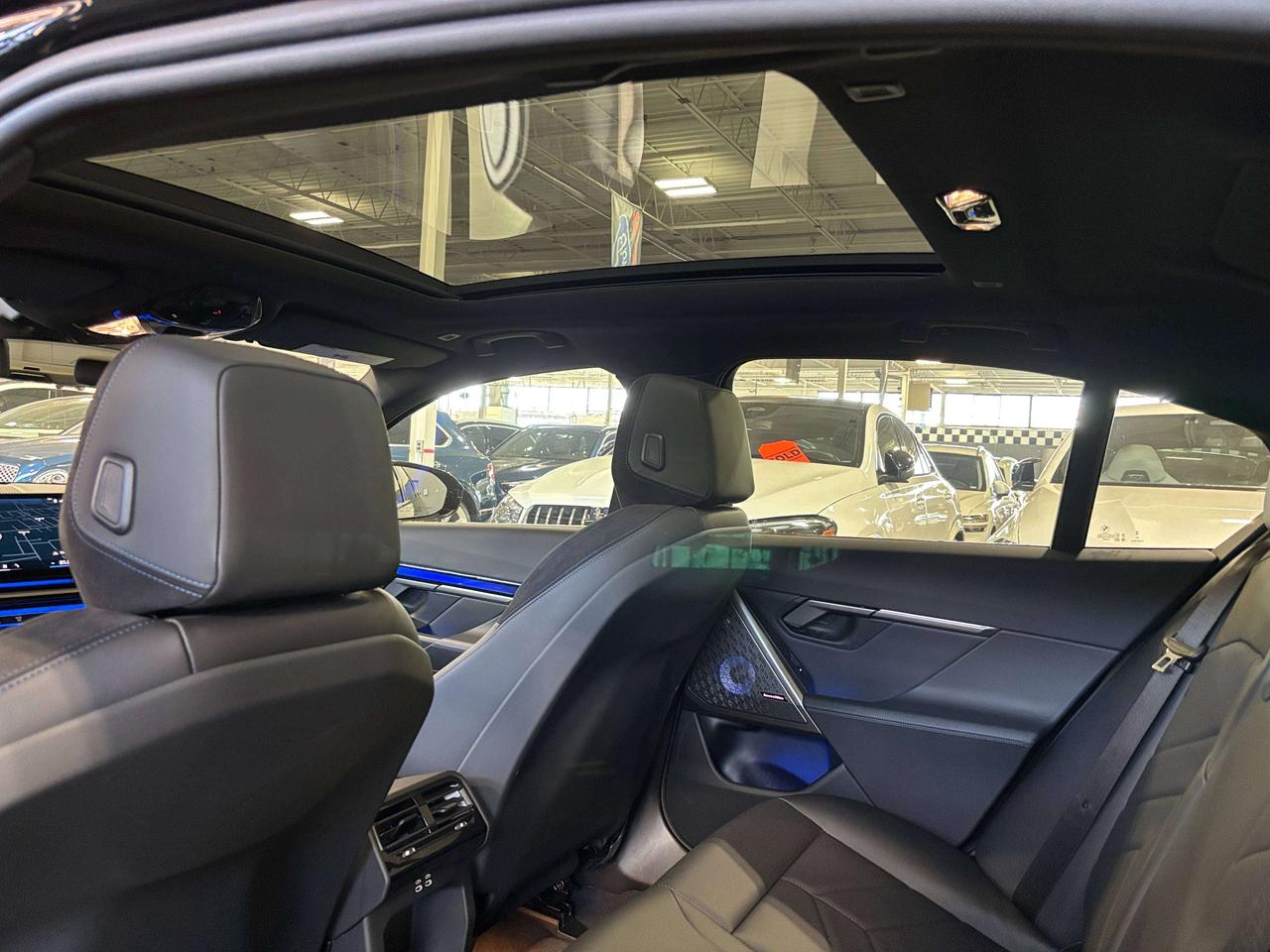 2025 BMW i5 M60 xDrive|ARVIEW|HUD|NAV|CARBON|3DCAM|BOWERSAUDIO Photo
