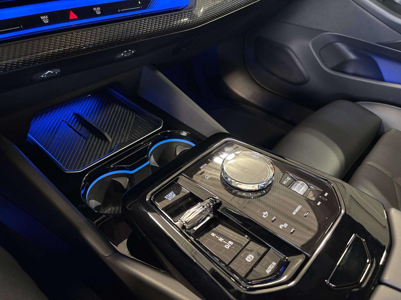 2025 BMW i5 M60 xDrive|ARVIEW|HUD|NAV|CARBON|3DCAM|BOWERSAUDIO Photo