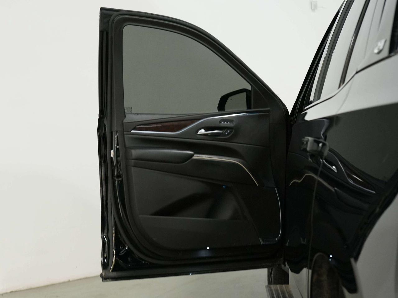 2023 Cadillac Escalade SPORT PLATINUM | 7 PASS | NIGHT VISION & ONYX PKG Photo