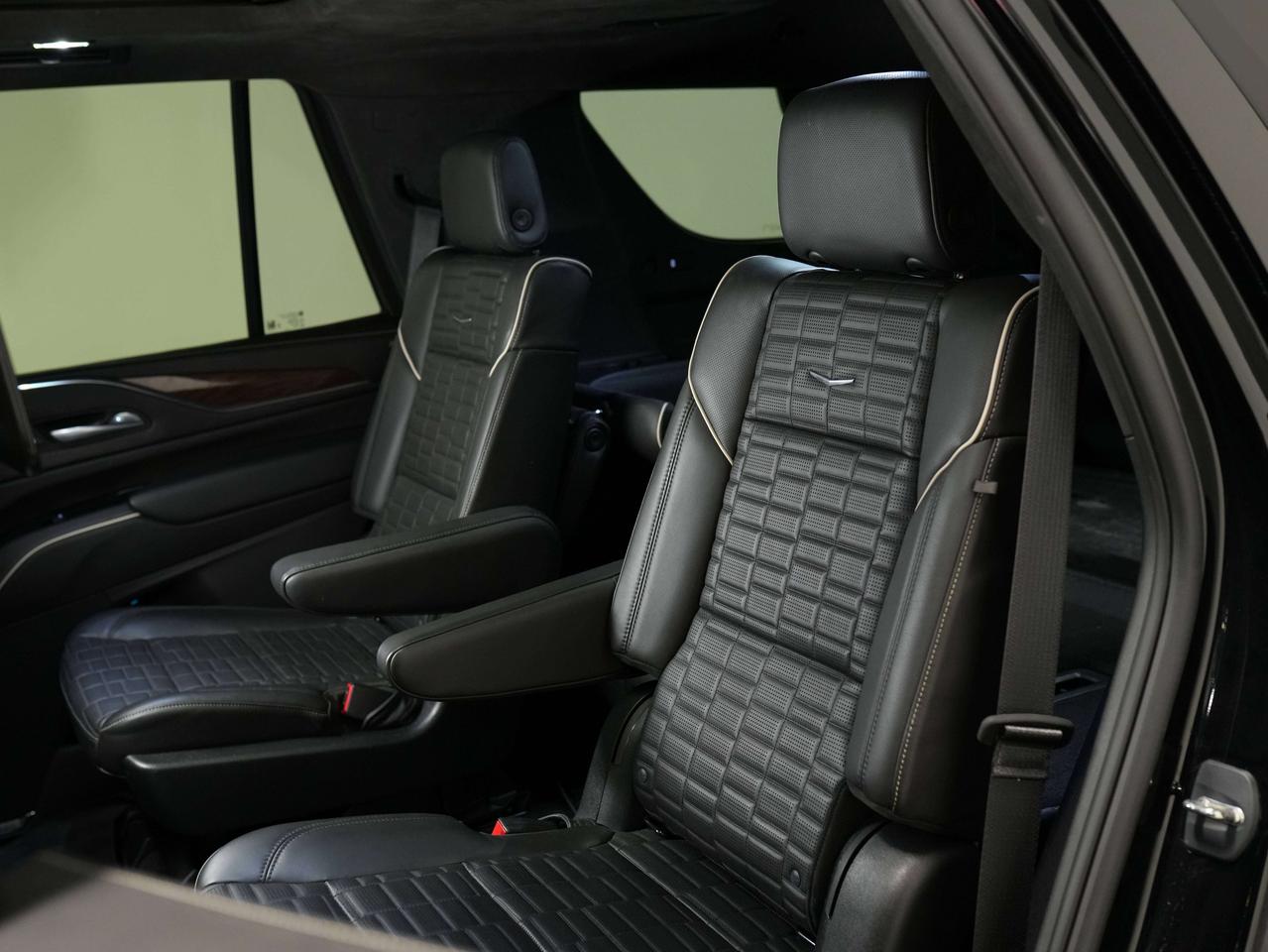 2023 Cadillac Escalade SPORT PLATINUM | 7 PASS | NIGHT VISION & ONYX PKG Photo