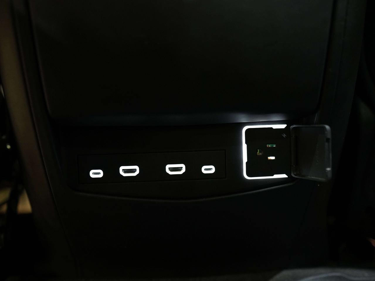 2023 Cadillac Escalade SPORT PLATINUM | 7 PASS | NIGHT VISION & ONYX PKG Photo