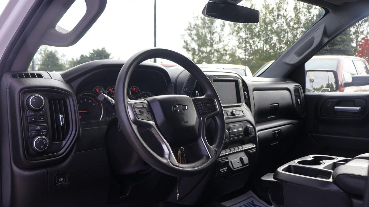 2021 Chevrolet Silverado 1500 Custom Trail Boss | Tow Hitch | WiFi Photo