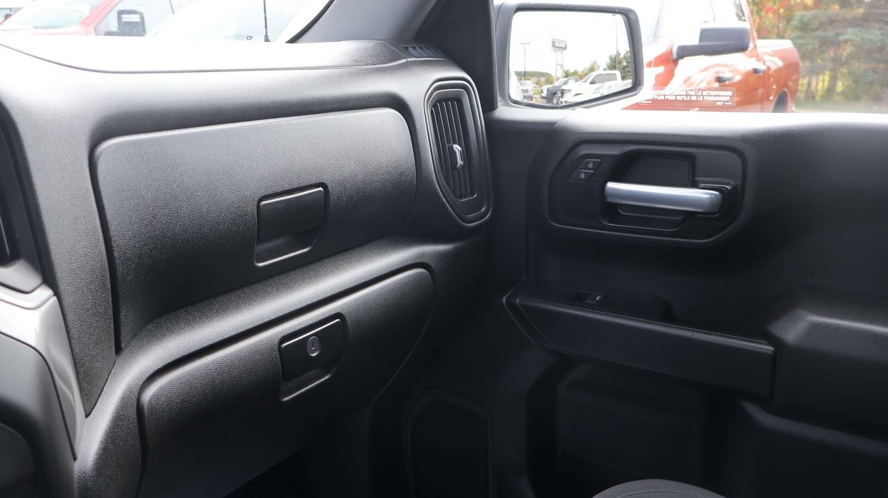 2021 Chevrolet Silverado 1500 Custom Trail Boss | Tow Hitch | WiFi Photo