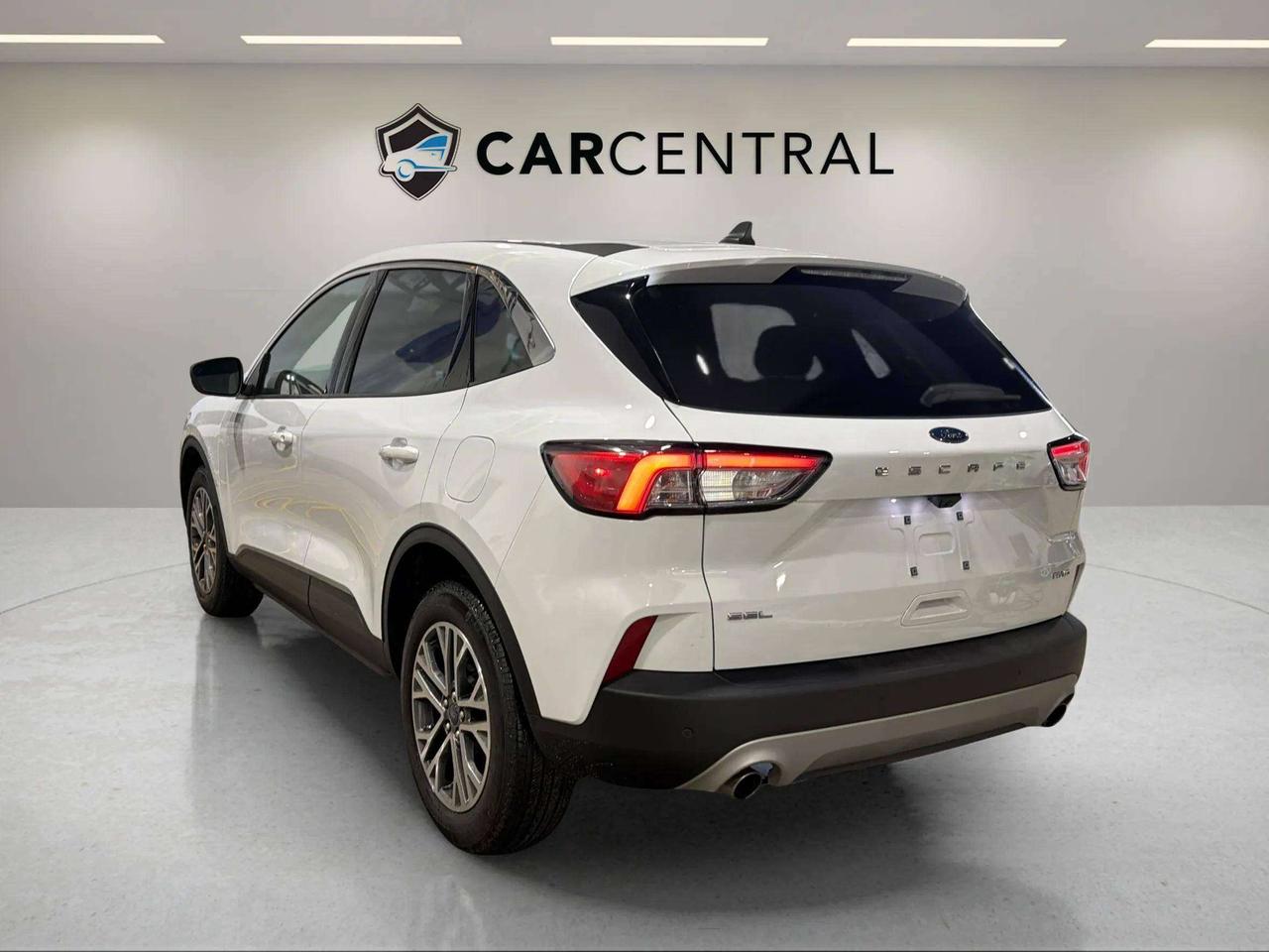 2022 Ford Escape SEL| CLEAN CARFAX| LANE ASSIST| LEATHER| CARPLAY Photo
