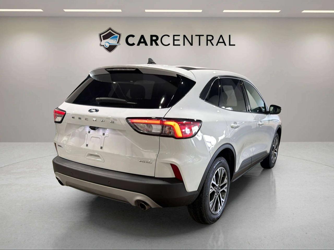 2022 Ford Escape SEL| CLEAN CARFAX| LANE ASSIST| LEATHER| CARPLAY Photo
