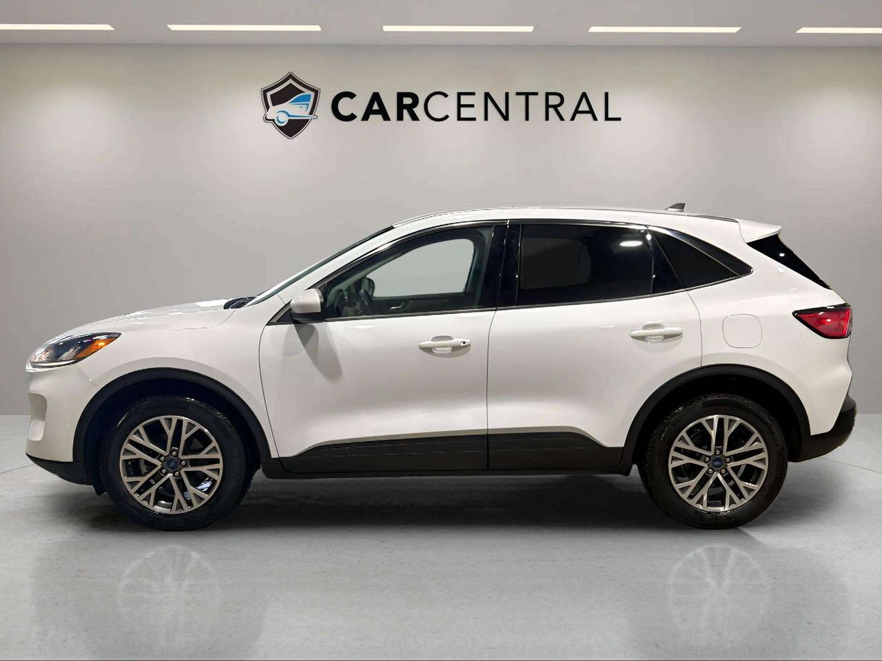2022 Ford Escape SEL| CLEAN CARFAX| LANE ASSIST| LEATHER| CARPLAY Photo