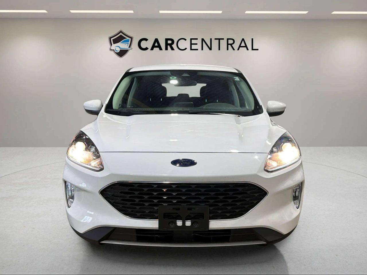 2022 Ford Escape SEL| CLEAN CARFAX| LANE ASSIST| LEATHER| CARPLAY Photo