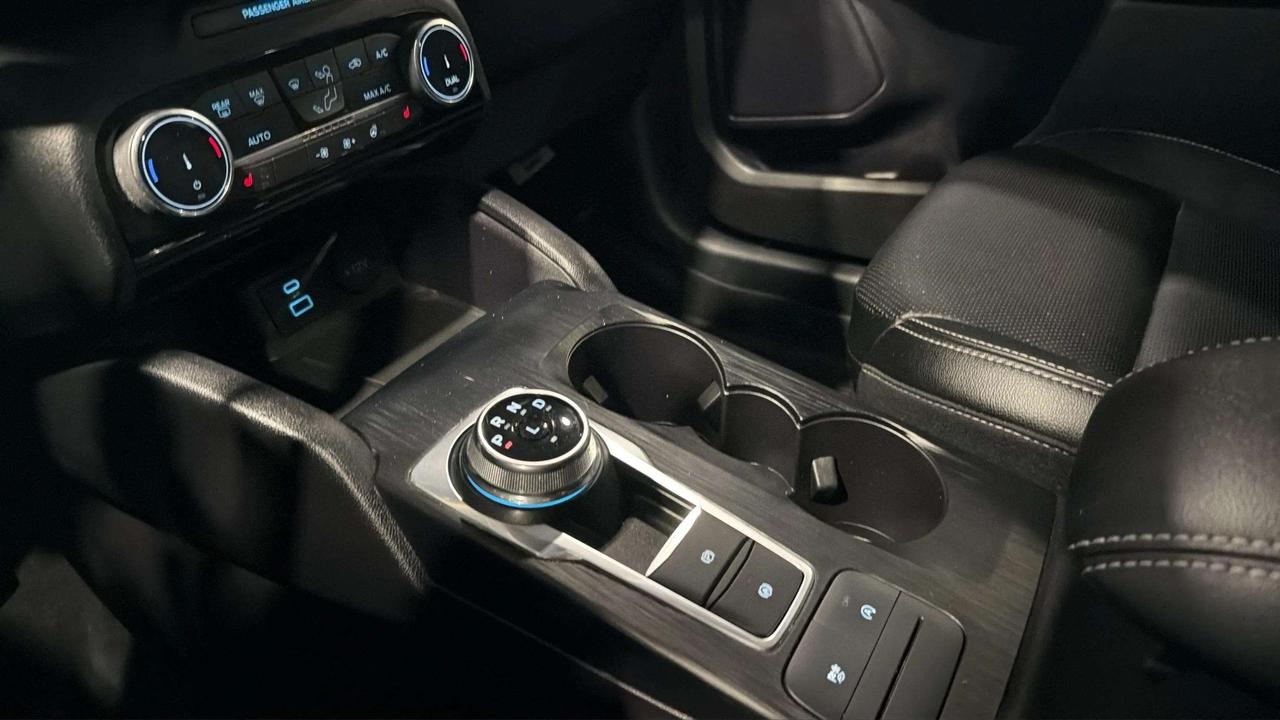2022 Ford Escape SEL| CLEAN CARFAX| LANE ASSIST| LEATHER| CARPLAY Photo