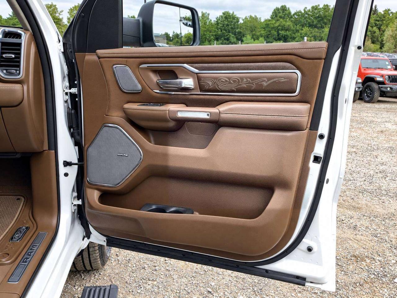 2024 RAM 1500 Longhorn V8 |FULLY LOADED |Level 1 |Panoroof | 4X4 Photo