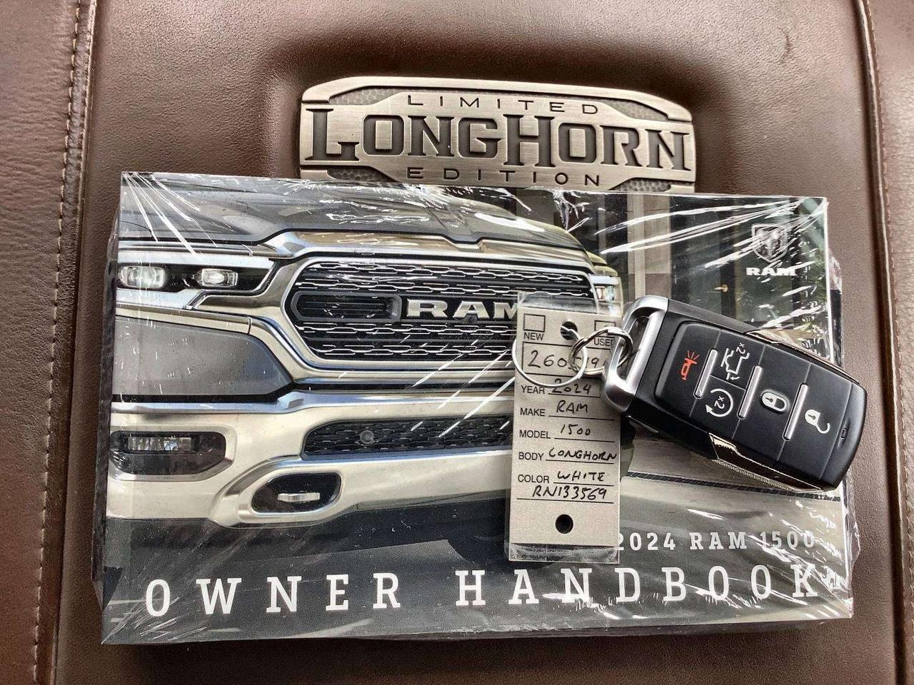 2024 RAM 1500 Longhorn V8 |FULLY LOADED |Level 1 |Panoroof | 4X4 Photo