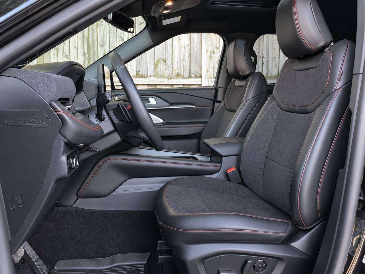 2025 Ford Explorer ST 6 Seat | Panoroof | Bang & Olufsen Audio | AWD Photo