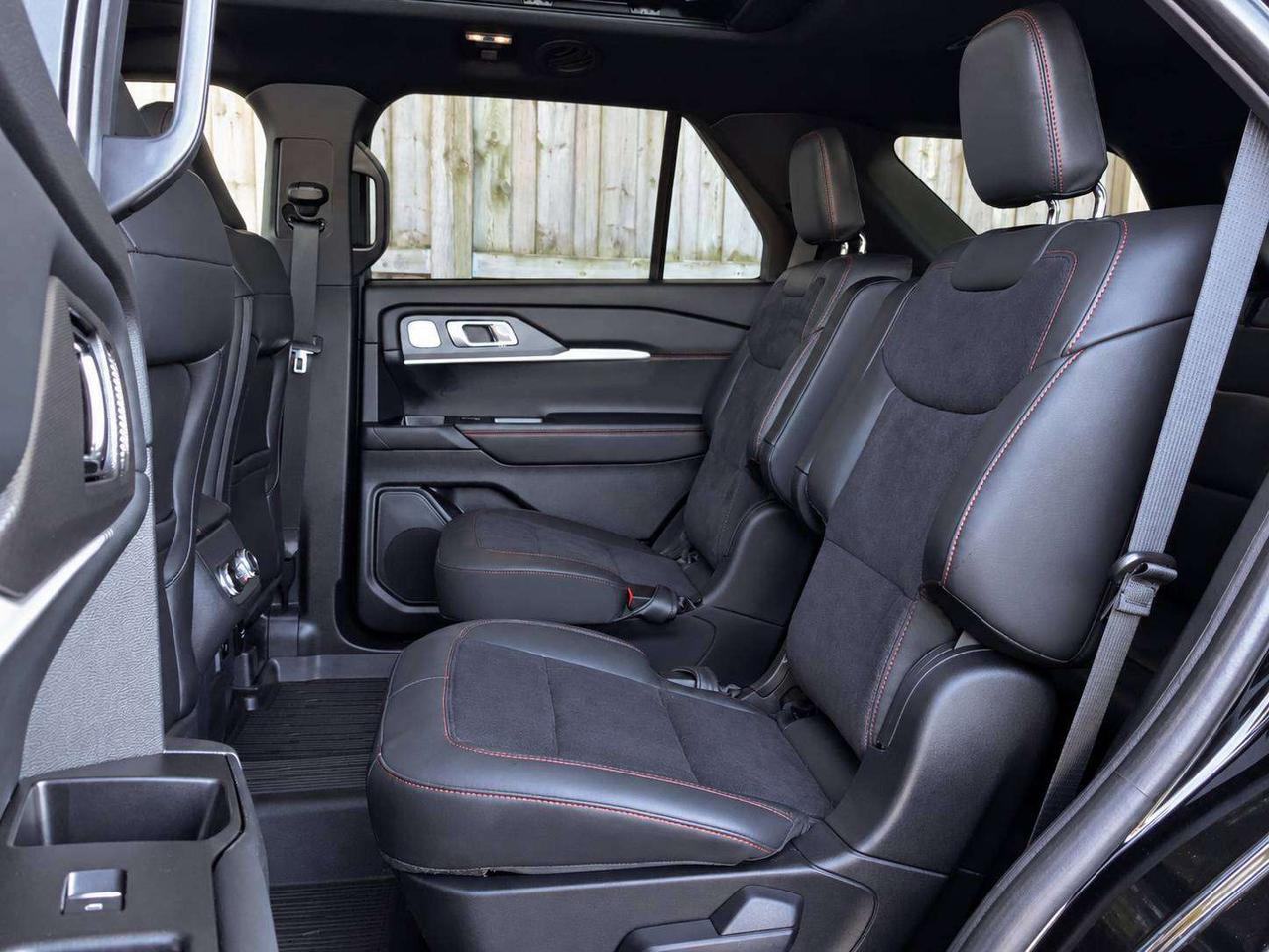 2025 Ford Explorer ST 6 Seat | Panoroof | Bang & Olufsen Audio | AWD Photo