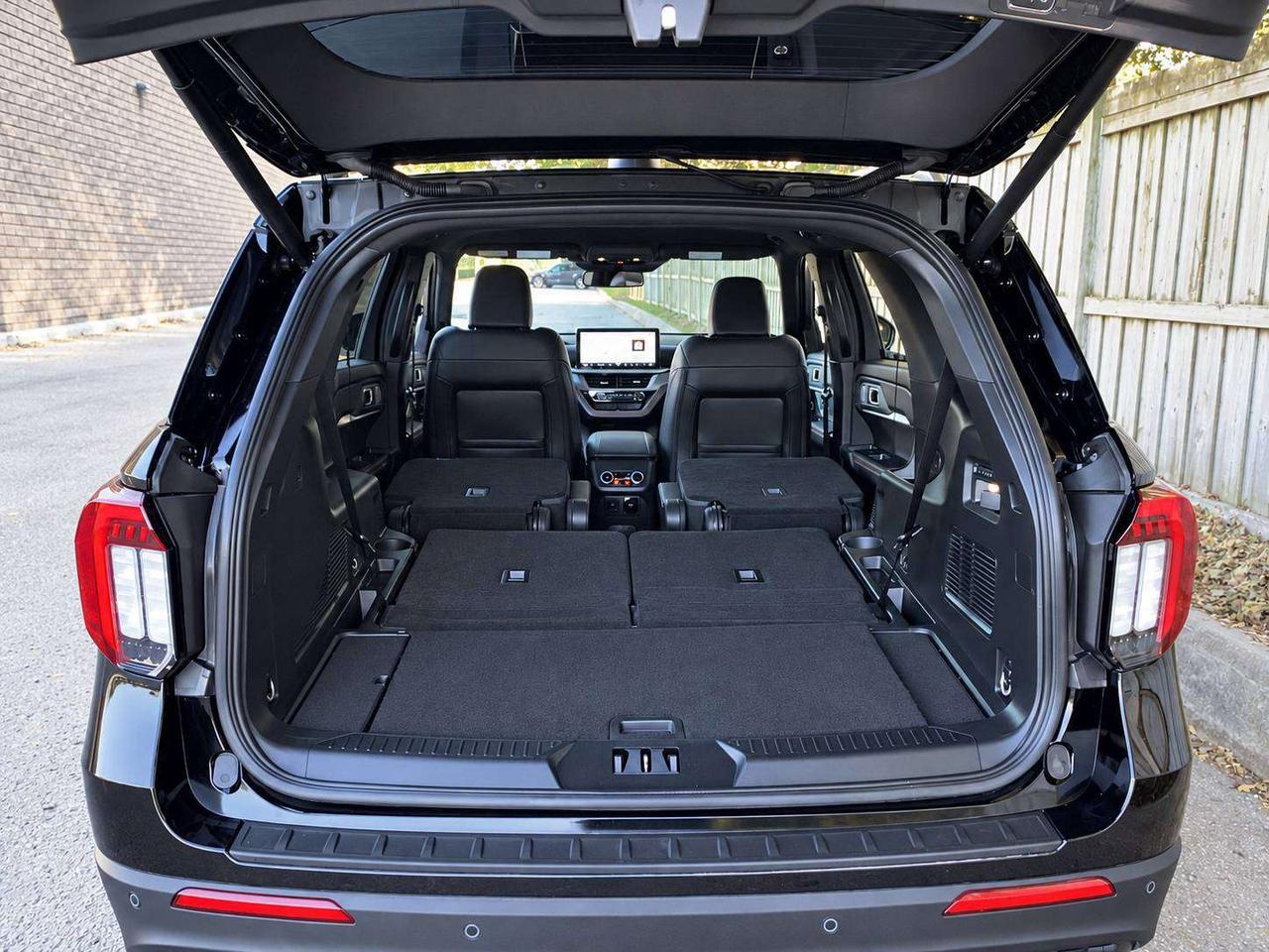 2025 Ford Explorer ST 6 Seat | Panoroof | Bang & Olufsen Audio | AWD Photo
