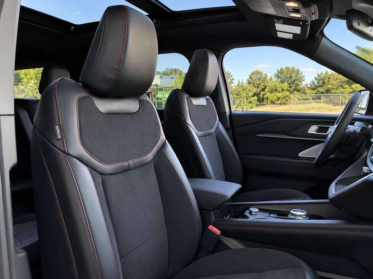 2025 Ford Explorer ST 6 Seat | Panoroof | Bang & Olufsen Audio | AWD Photo