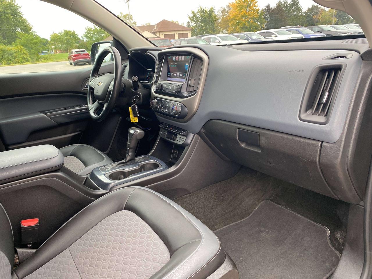 2017 Chevrolet Colorado 4WD Z71, REMOTE START, HEATED SEATS, 5FT BOX! Photo