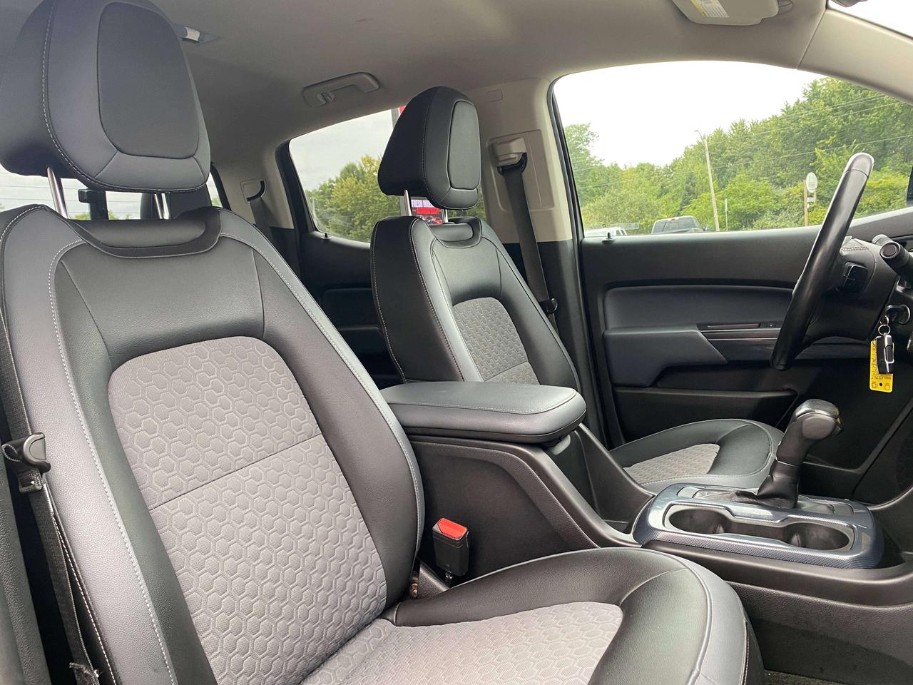 2017 Chevrolet Colorado 4WD Z71, REMOTE START, HEATED SEATS, 5FT BOX! Photo